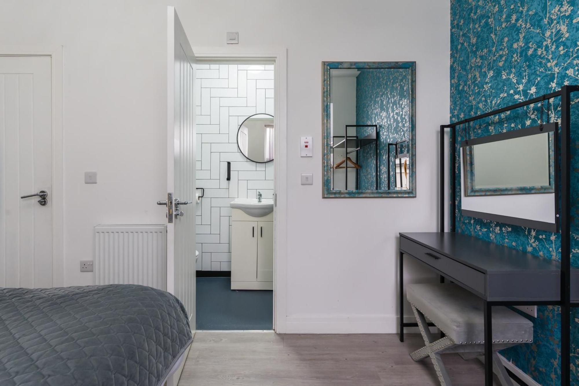 Nottage House Premier Apartments Cardiff Room photo